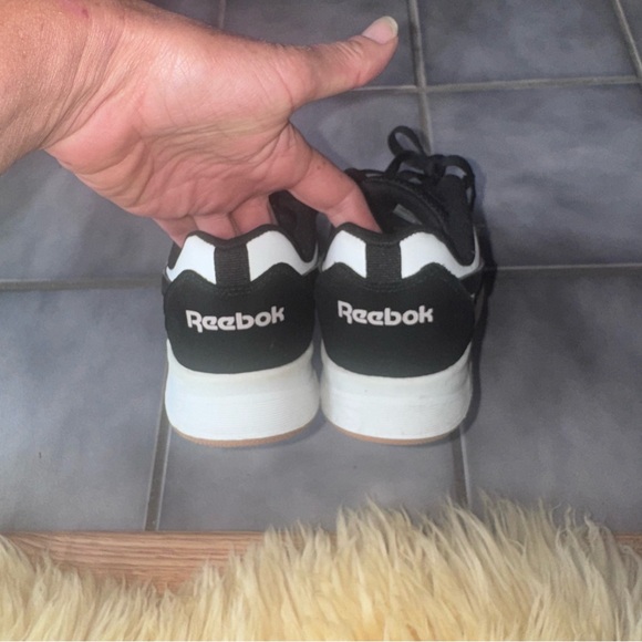 Reebok dust 7.5 women’s Classic Black and White Athletic Shoes retro - Picture 3 of 12